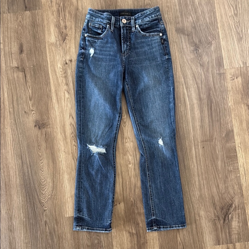 Silver Jeans Avery Capri. Size 24